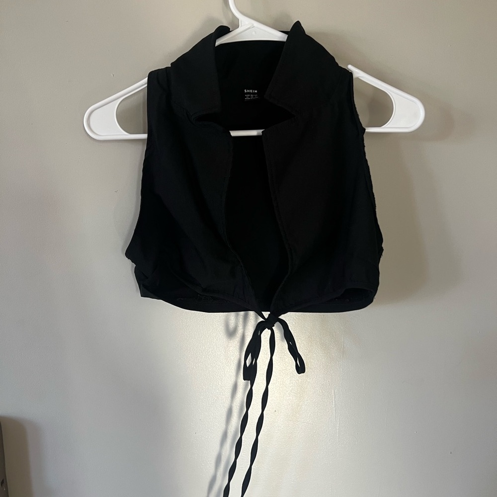 Black Sleeveless Tie-Front Top